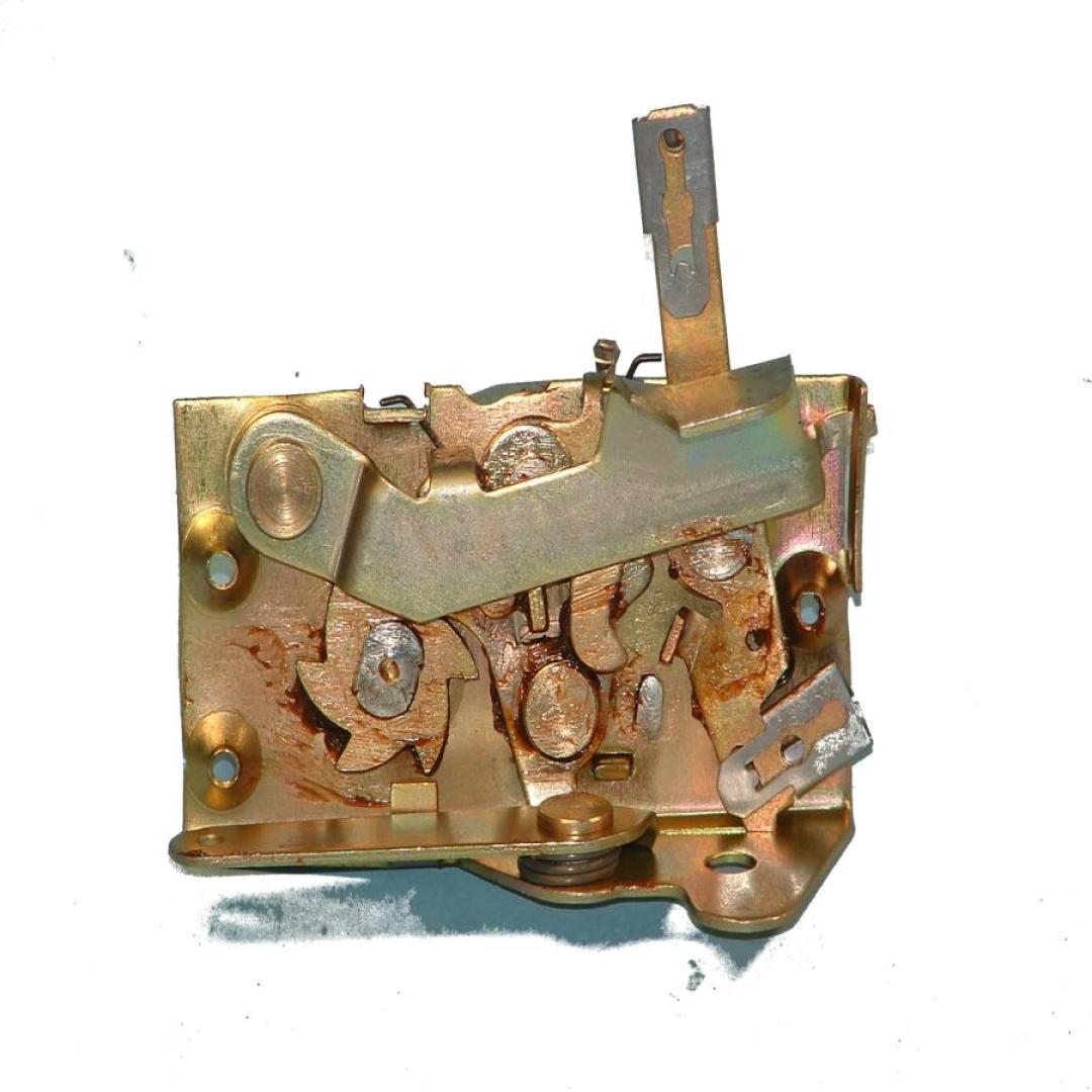 CERRADURA PUERTA DODCAM 67/80 DER.