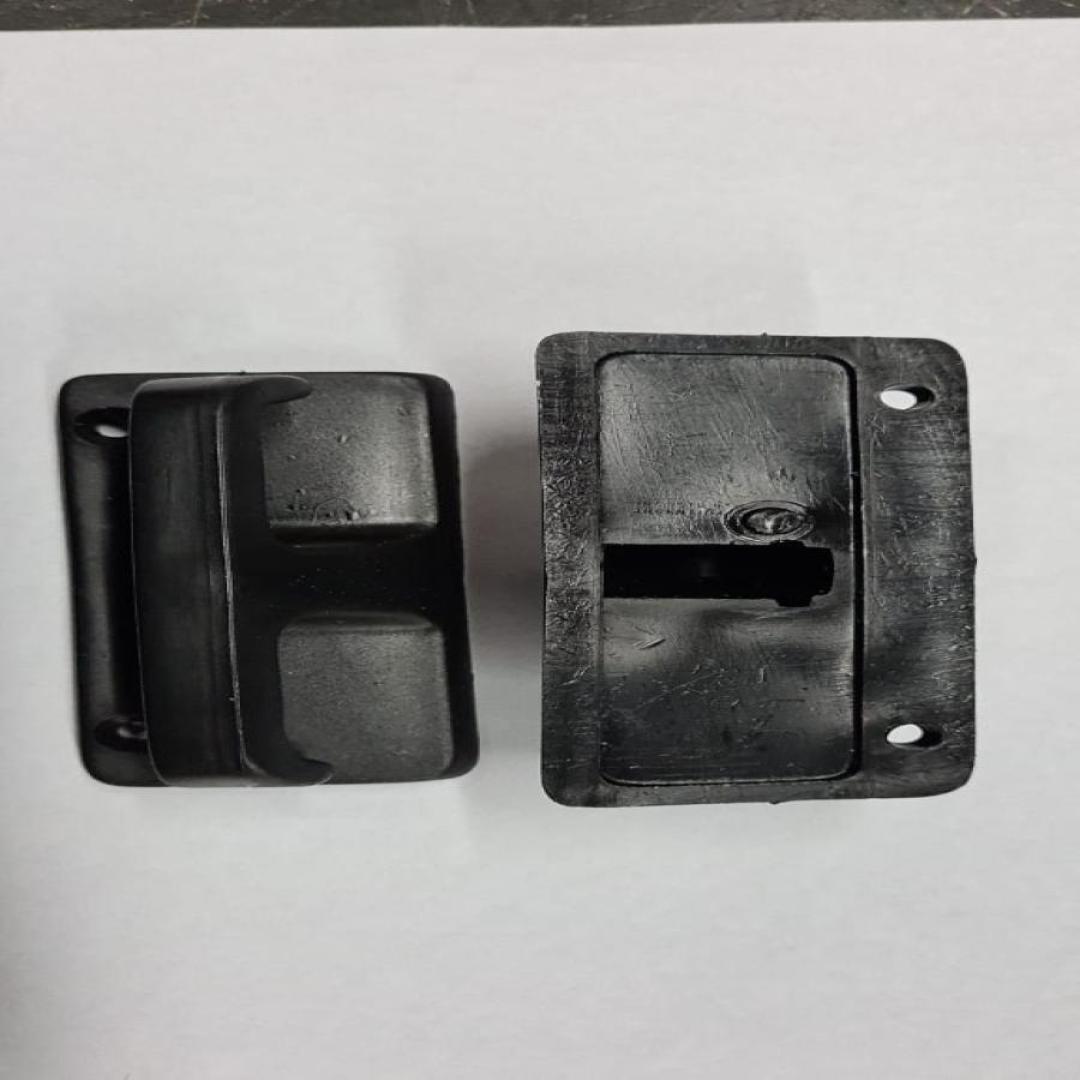 CORNAMUSA CORNAMUSA FORD 90/94 NEGRA PLASTICA (ECO)